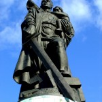 Bild zeigt sowjetisches Ehrenmal in Treptow
